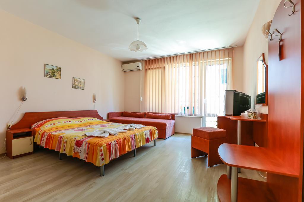 Guest House ,, Ekaterina" Nesebar Exterior photo